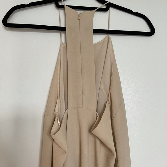 Beige long tank with slit. - Picture 4 of 7